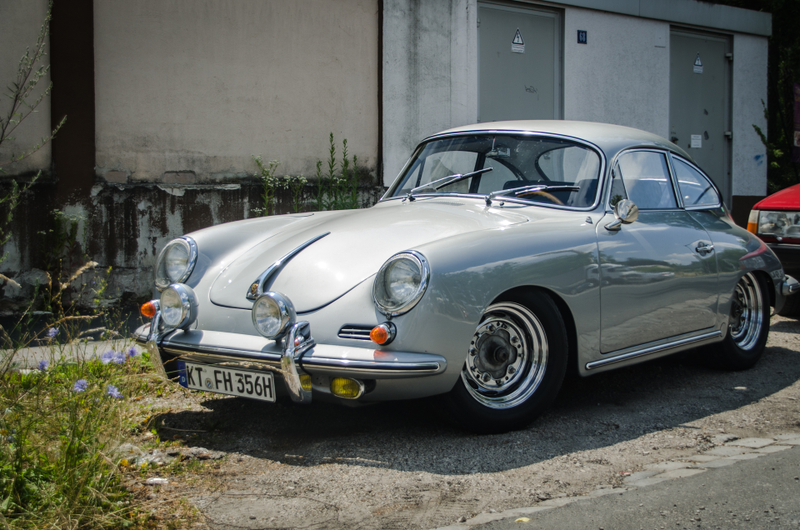 Illustration for article titled Photodump: A classic Porsche car meet.